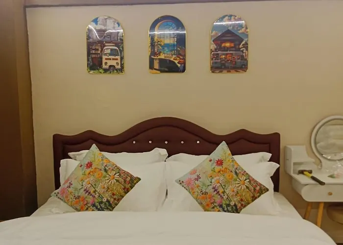 Moochi Ratchada Villa *